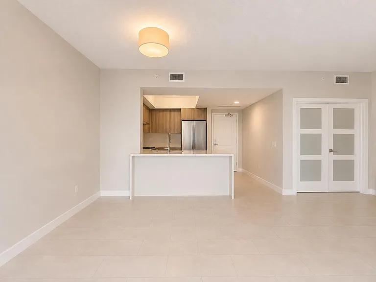 410 Evernia St #506 — Photo 5