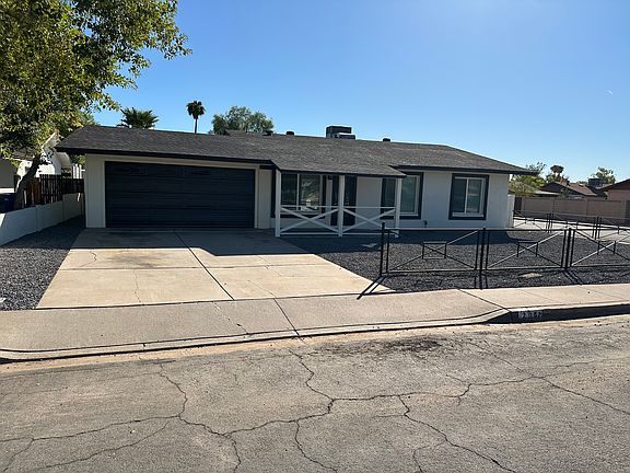 2nd image of 2067 W Dixon St
