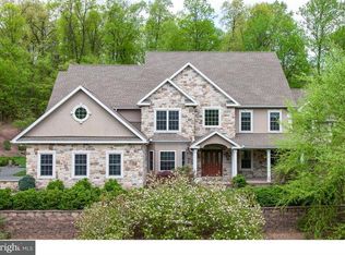 2 Burgundy Dr, Mohnton, PA 19540