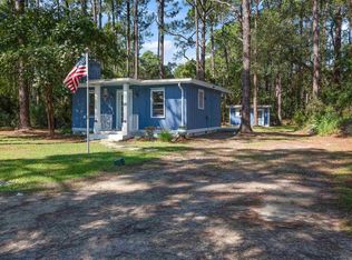 18 Suwannee Ave, Panacea, FL 32346