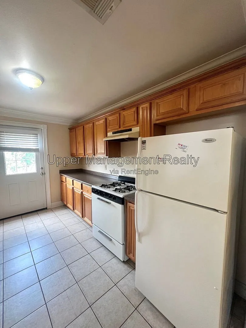 1 bed, 1.0 bath, 600 sqft, $1,300 — Photo 3