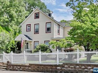 24 New St, Butler, NJ 07405