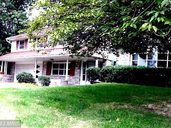 2nd image of 1515 Barrack Ln