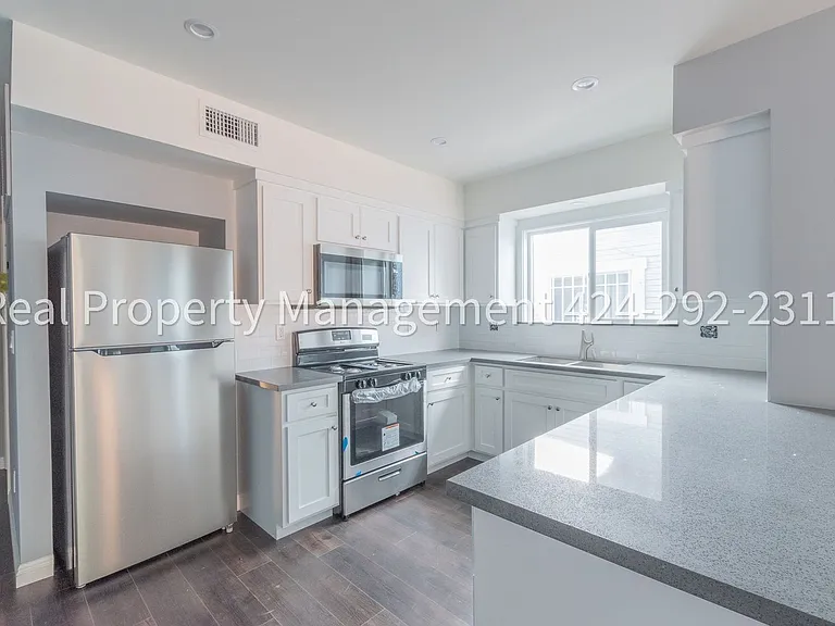 1352 E 23rd Street — Photo 3