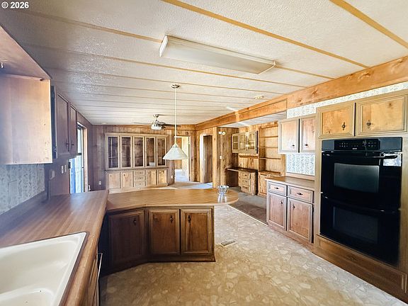 5th image of 15965 Bayview Dr