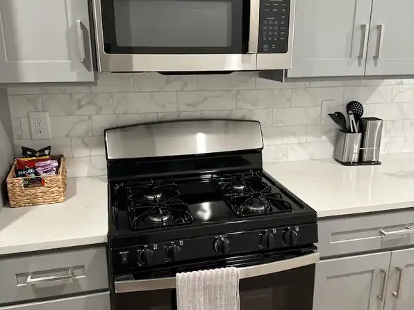53 High St Unit 201, Jersey City, NJ 07306