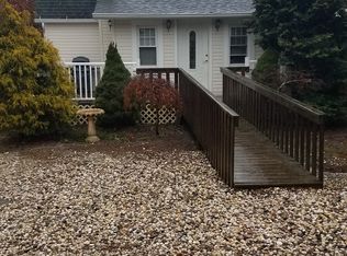 25 Old Country Rd, East Quogue, NY 11942