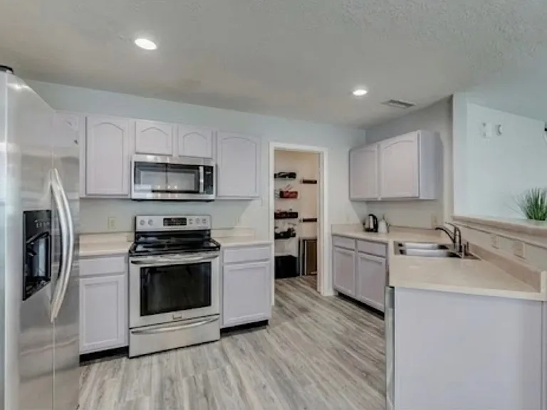 14581 Jason St — Photo 4