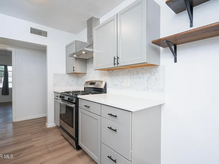 4016 Titanic Ave — Photo 9
