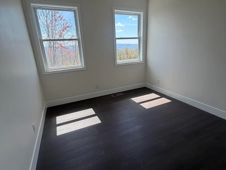 105 Parkdale Dr — Photo 18