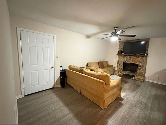 5th image of 121 Live Oak Dr #125