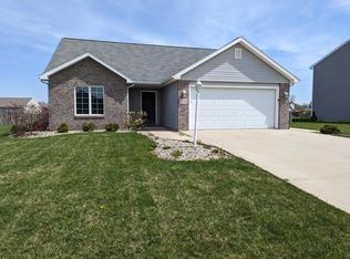 2538 Stonecrop Rd, Huntertown, IN 46748