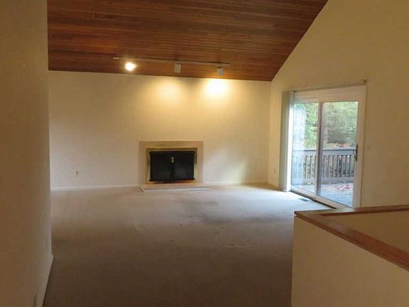 2nd image of 8 Southwick Ct