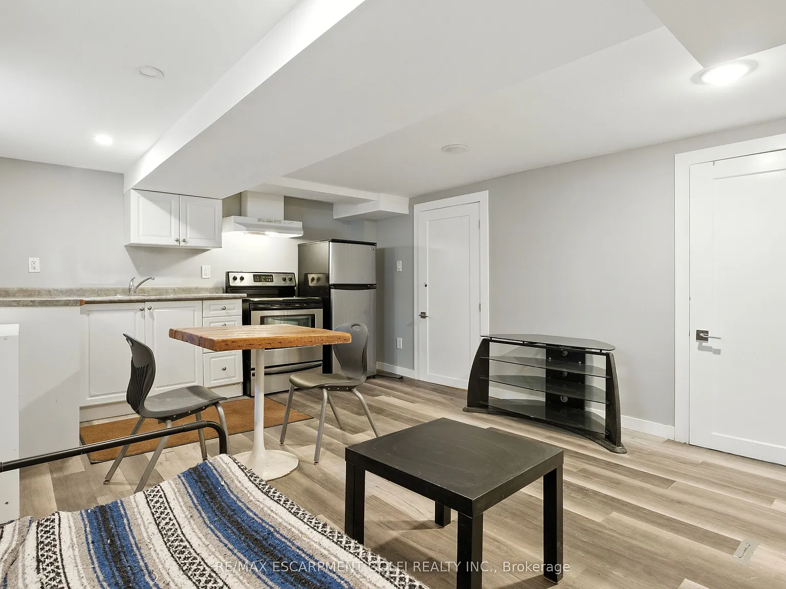 2 bed, $1,300 — Photo 3
