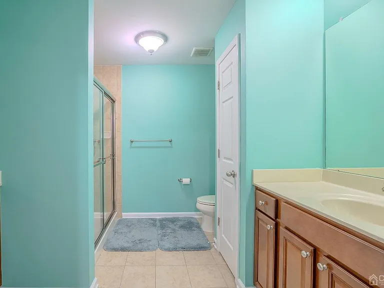 2474 N Canterbury Ln — Photo 33