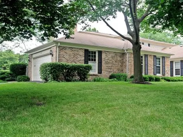 1127 Wexford Ct #404, Wheaton, IL 60189