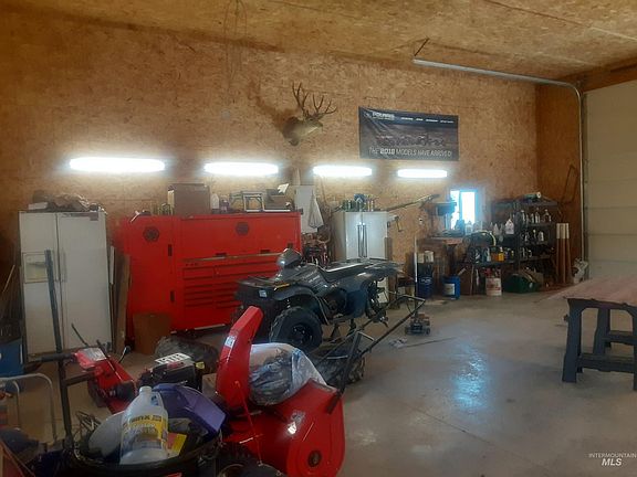 5th image of 102 Willow Creek Rd