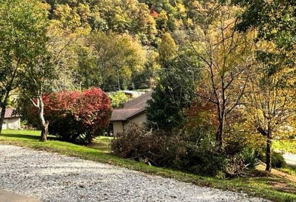 2nd image of 102 Stoffel Rd