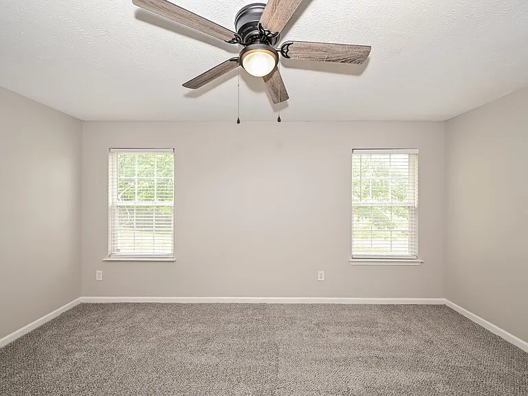 925 Birchmill Point S — Photo 10