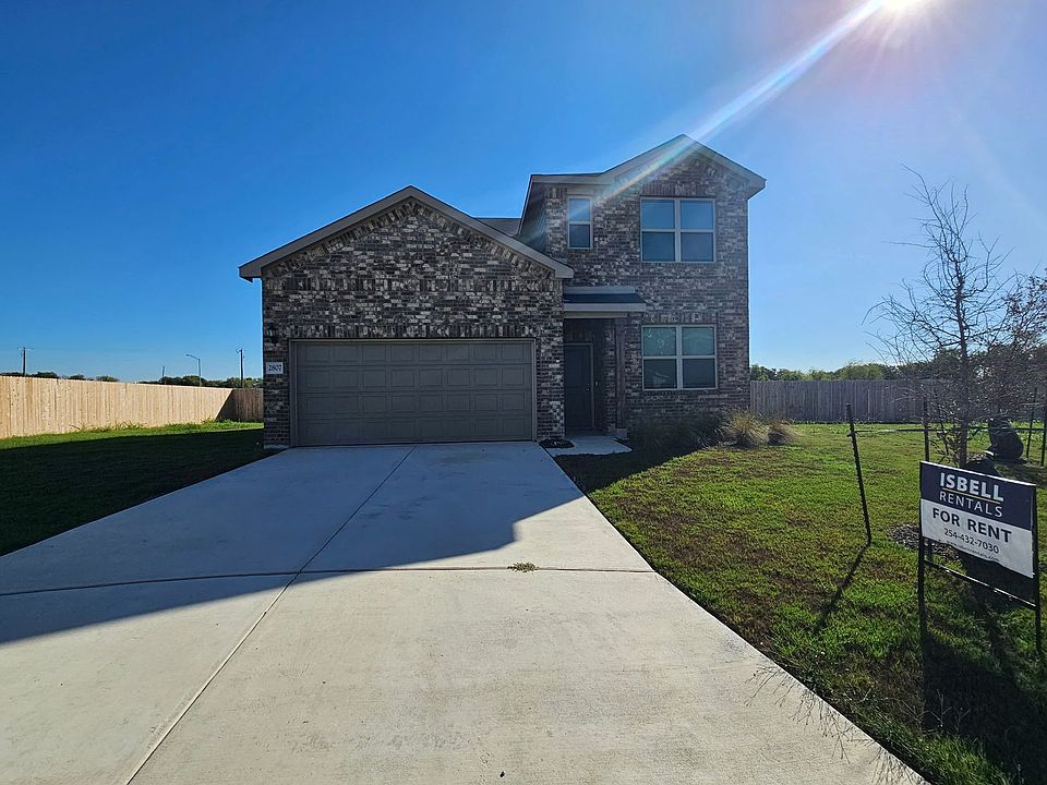 2nd image of 2807 Dimmit Dr