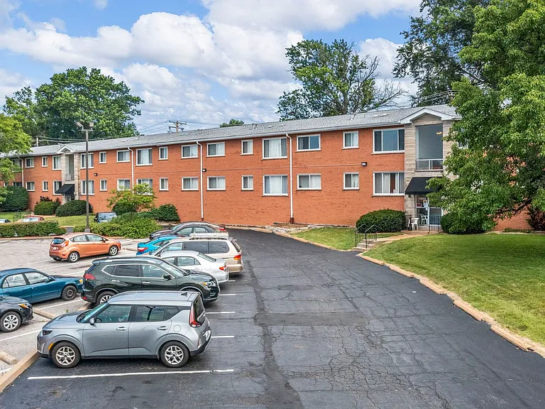 7201-05 Gravois Apartments — Photo 12