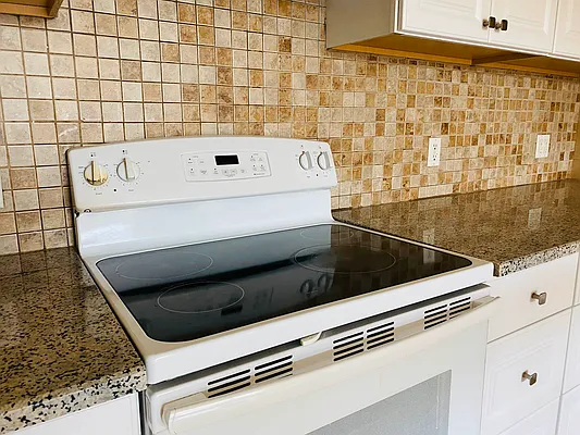 Rented by RealTegrity NY LLC | media 4