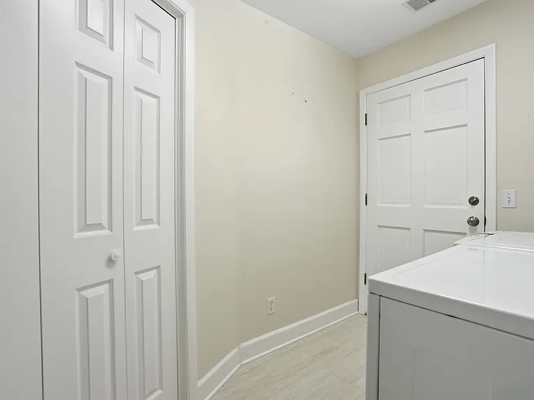 5 Fairlawn Ct — Photo 37