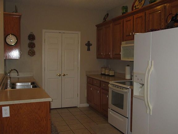 2nd image of 63 Lindsey Ln