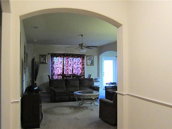 3rd image of 3308 Royal Crest Dr