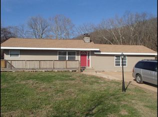 150 Spring Valley Dr, Fenton, MO 63026