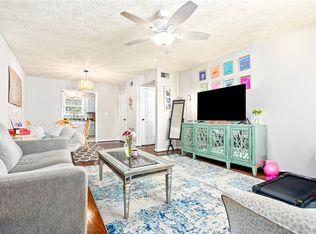 426 N Donahue Dr APT 13, Auburn, AL 36832