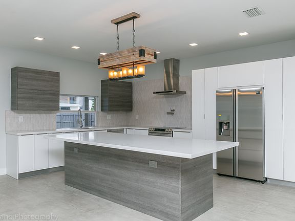 5th image of 16623 Golfview Dr