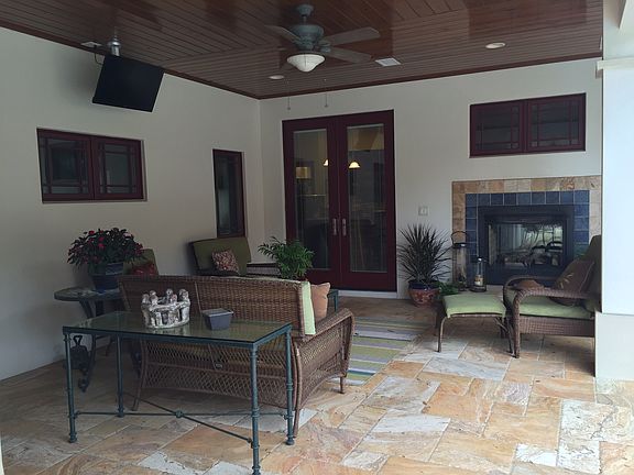 3rd image of 3212 W Chapin Ave
