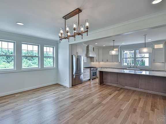 4th image of 5052 Arabella Cir