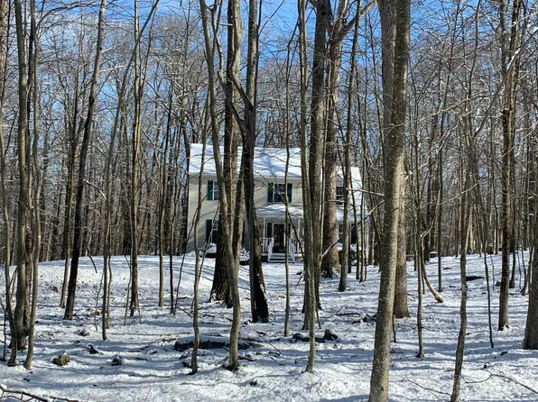 214 Primrose Ln, Milford, PA 18337