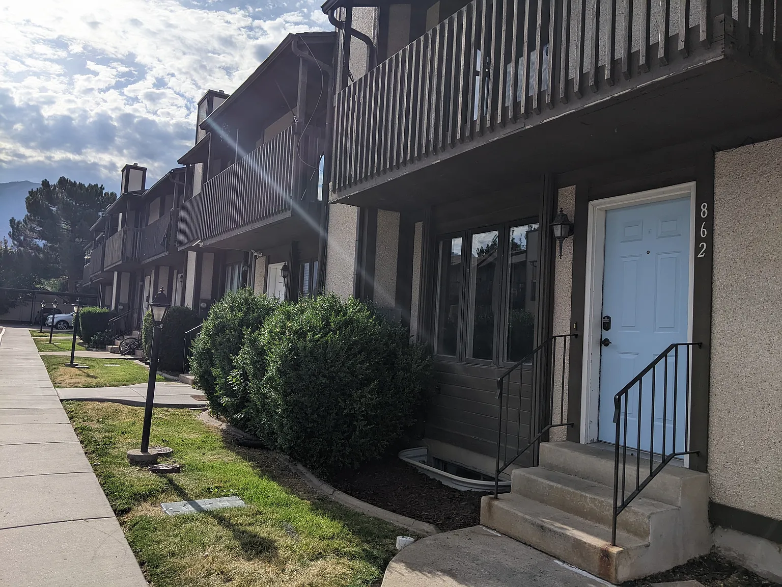 3 bed, 2.5 bath, 1512 sqft, $2,000 — Photo 2