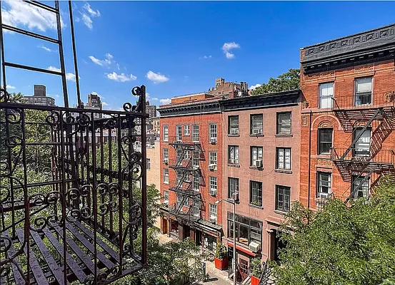 Rented by Dallien Realty Limited Liability Company | media 17