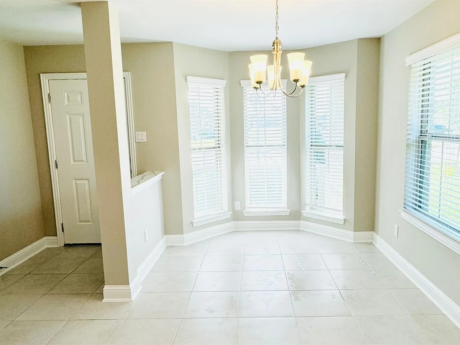 3 bed, 2.0 bath, 1720 sqft, $2,500 — Photo 4