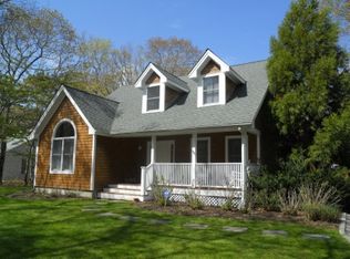 92 Sycamore Dr, East Hampton, NY 11937