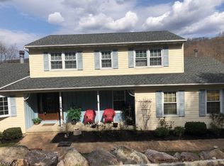 127 Notch Rd, Oak Ridge, NJ 07438