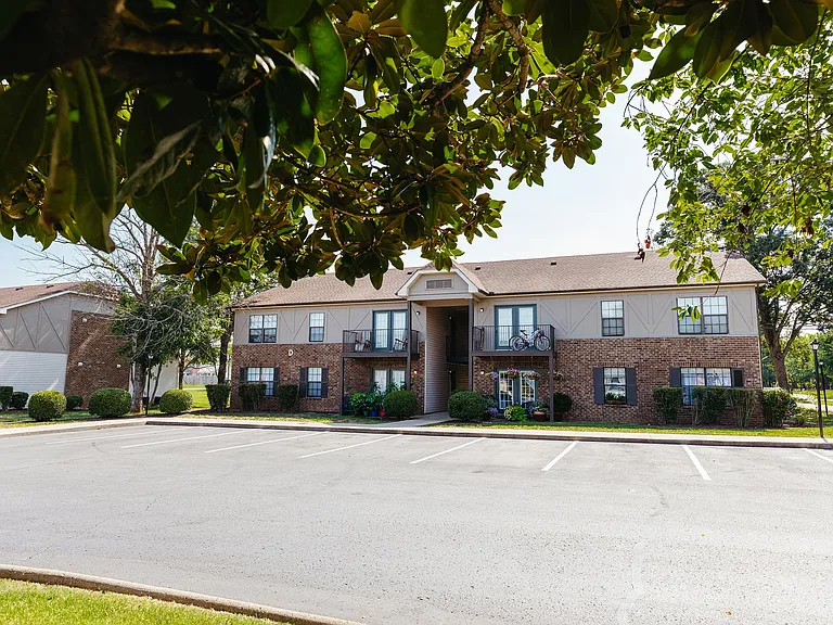 1310 N Rutherford Blvd — Photo 35