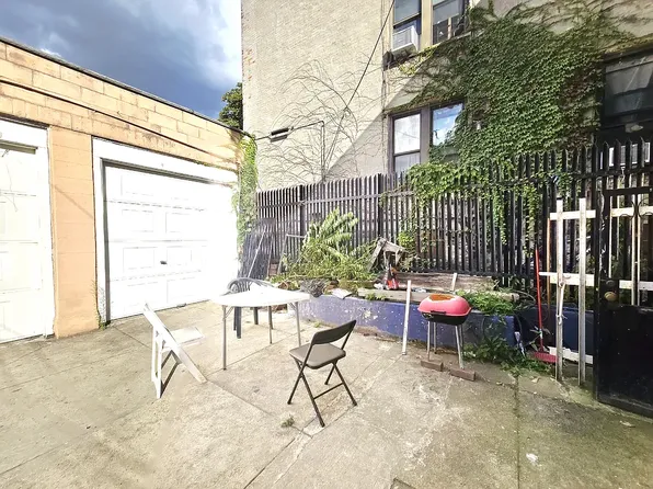 195 30th Street image 7 of 9