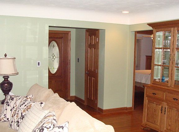 4th image of 408 E Irving St