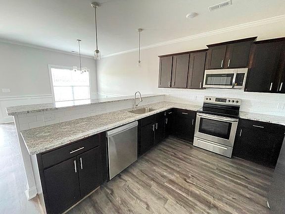 3rd image of 3501B Richter Way