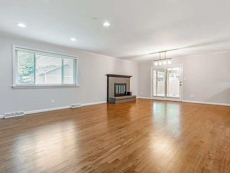 Combined living room/dining room