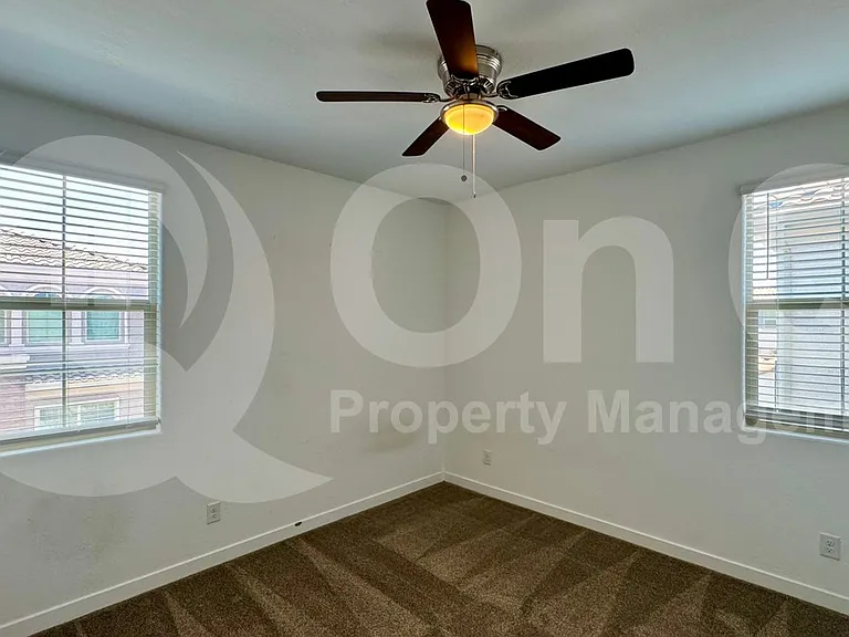 1068 E Sabino Dr — Photo 17