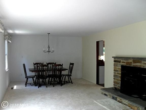4th image of 902 Saint Andrews Way