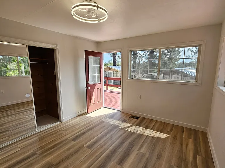 1155 Swanson Ln — Photo 22
