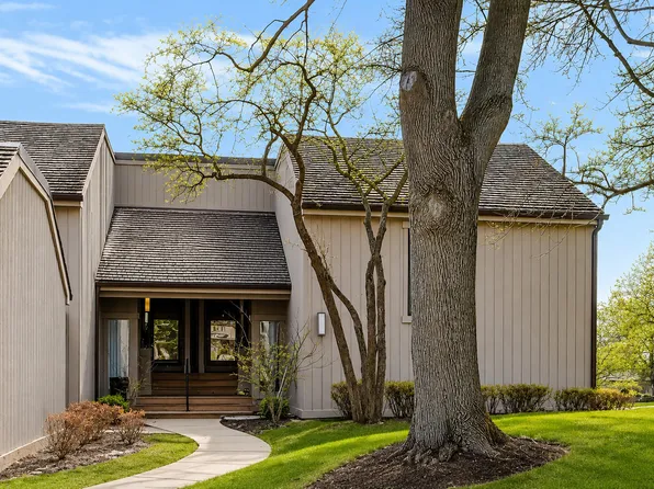 83 Thornhill Ln APT B, Lake Barrington, IL 60010