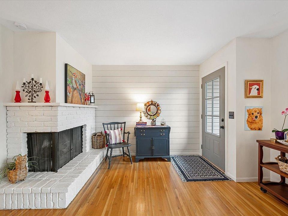 1st image of 16072 Foliage Ave W